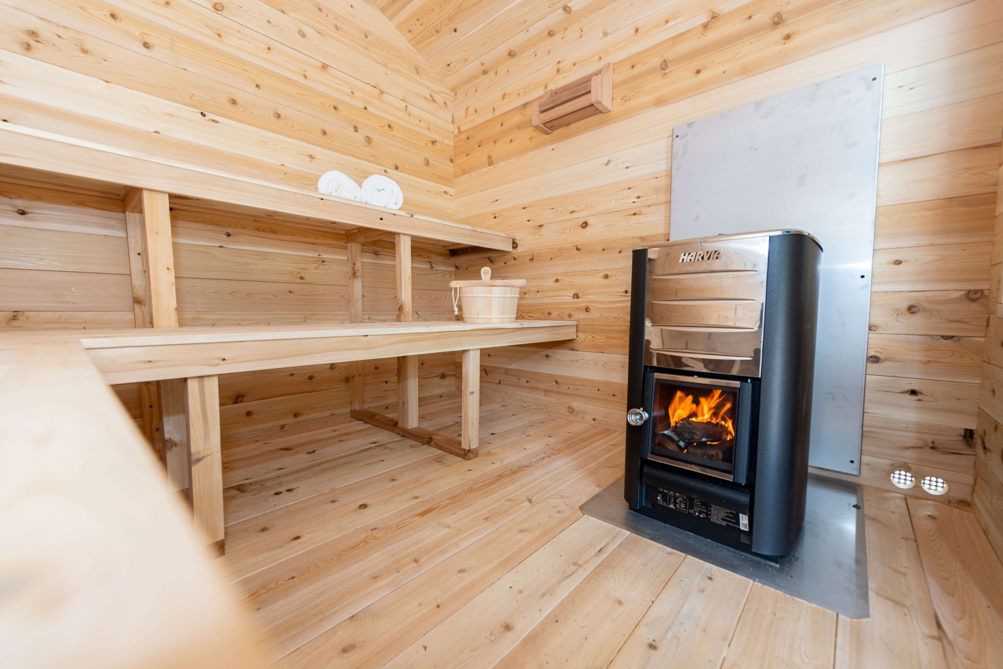 Dundalk LeisureCraft Sauna Dundalk CT Georgian 6 Person Outdoor Sauna CTC88W